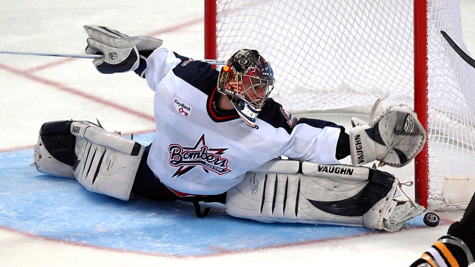 爵士遭遇强敌，米切尔多次投中“爆炸”三分震惊全场！，爵士米切尔为什么缺阵